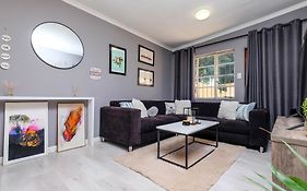 Su Casa - Stylish & Spacious Guesthouse